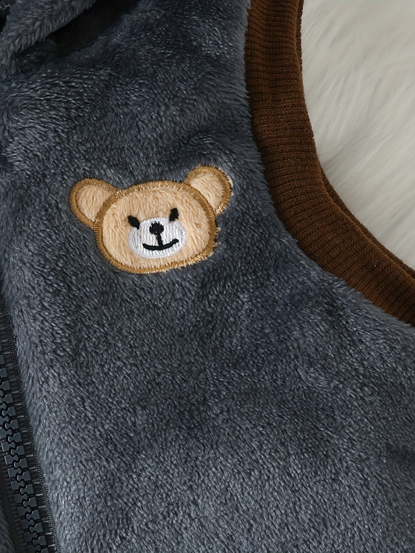 3pcs Embroidered Fleece Outfit, Hooded Vest ,Sweatshirt & Pants