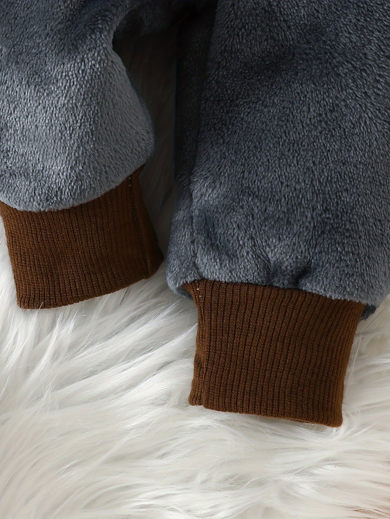 3pcs Embroidered Fleece Outfit, Hooded Vest ,Sweatshirt & Pants