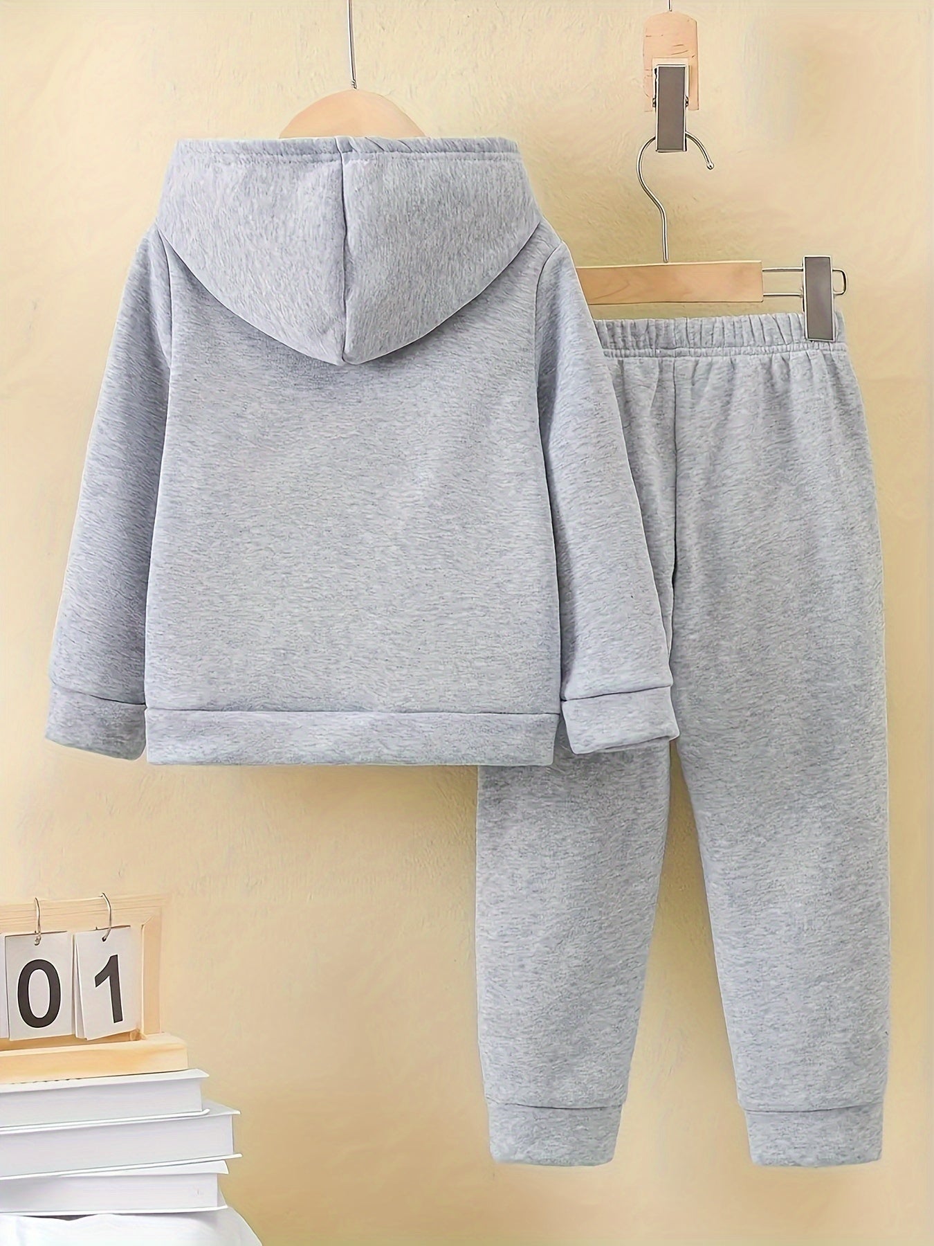 Girls Autumn And Winter New Fashion Cute Sweet Gentle Sports Outdoor Simple Leisure Color Hot Stamping Velvet David Round Neck Long Sleeve Hooded Sweater + Trousers Set