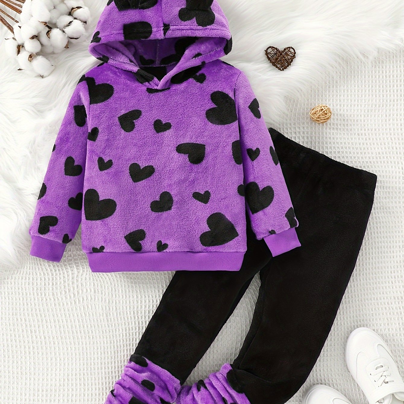 Girls' Autumn And Winter Two-Piece Set: Love Printed Plush Hooded Sweatshirt+Pleated Pants