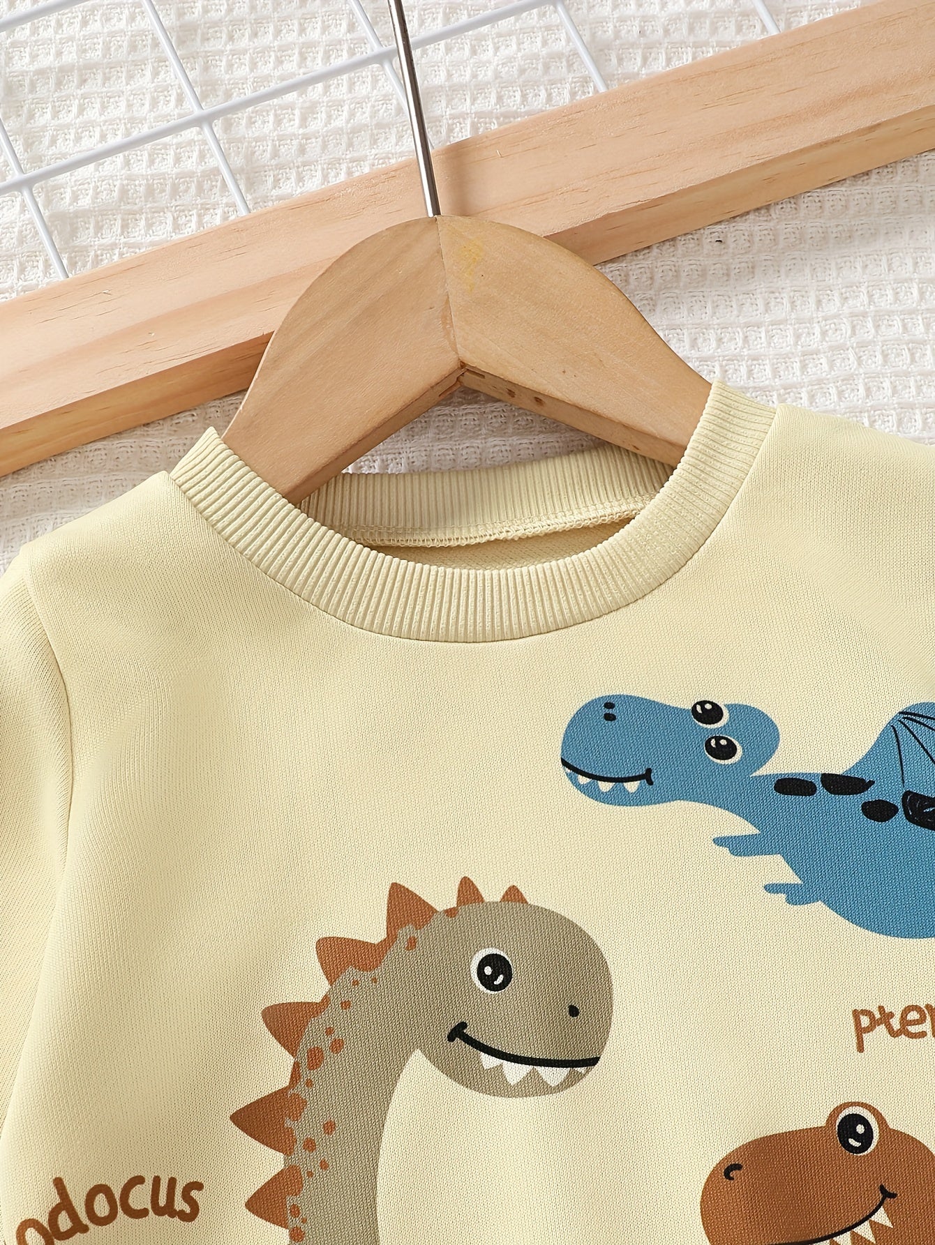 2pcs Baby's Cartoon Dinosaur Print Sweatshirt & Casual Jeans,