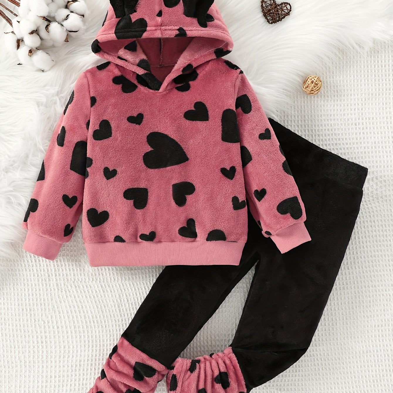 Girls' Autumn And Winter Two-Piece Set: Love Printed Plush Hooded Sweatshirt+Pleated Pants