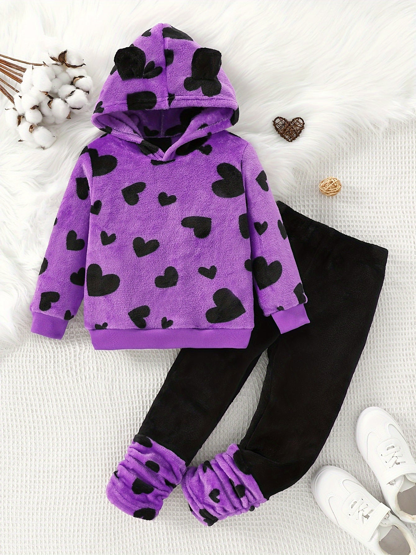 Girls' Autumn And Winter Two-Piece Set: Love Printed Plush Hooded Sweatshirt+Pleated Pants