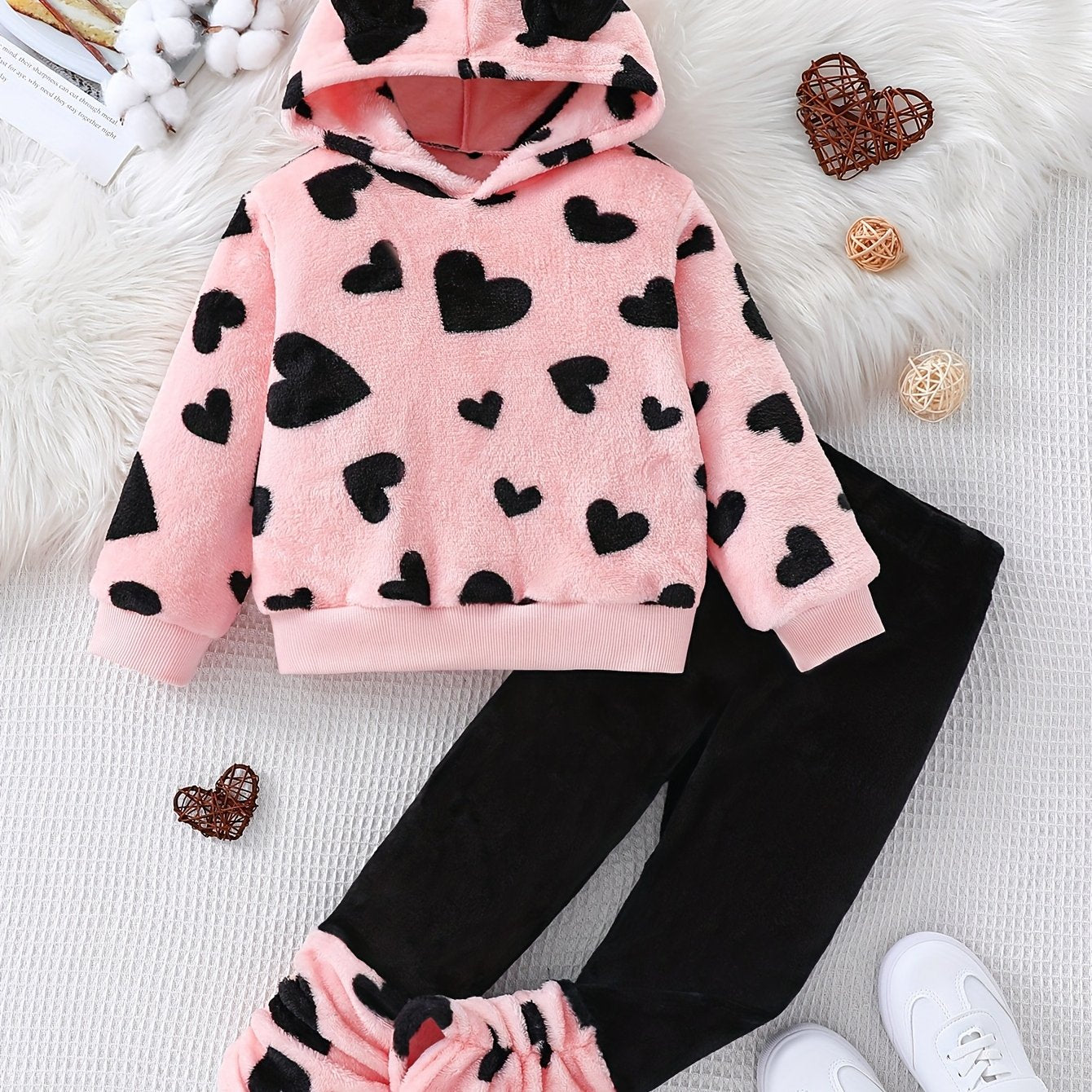 Girls' Autumn And Winter Two-Piece Set: Love Printed Plush Hooded Sweatshirt+Pleated Pants