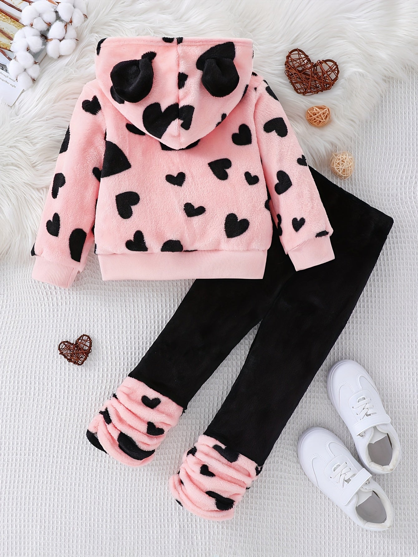 Girls' Autumn And Winter Two-Piece Set: Love Printed Plush Hooded Sweatshirt+Pleated Pants