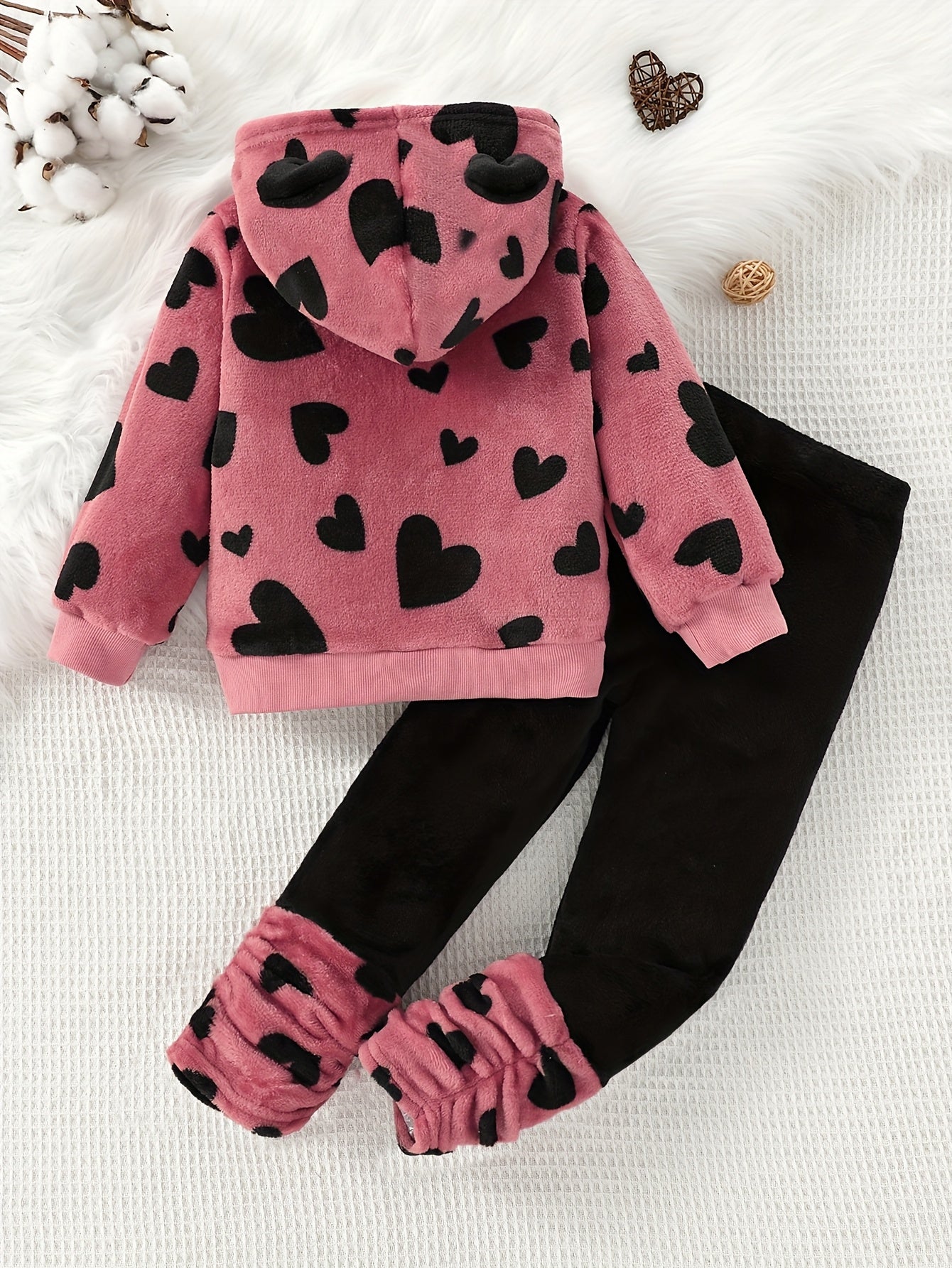 Girls' Autumn And Winter Two-Piece Set: Love Printed Plush Hooded Sweatshirt+Pleated Pants